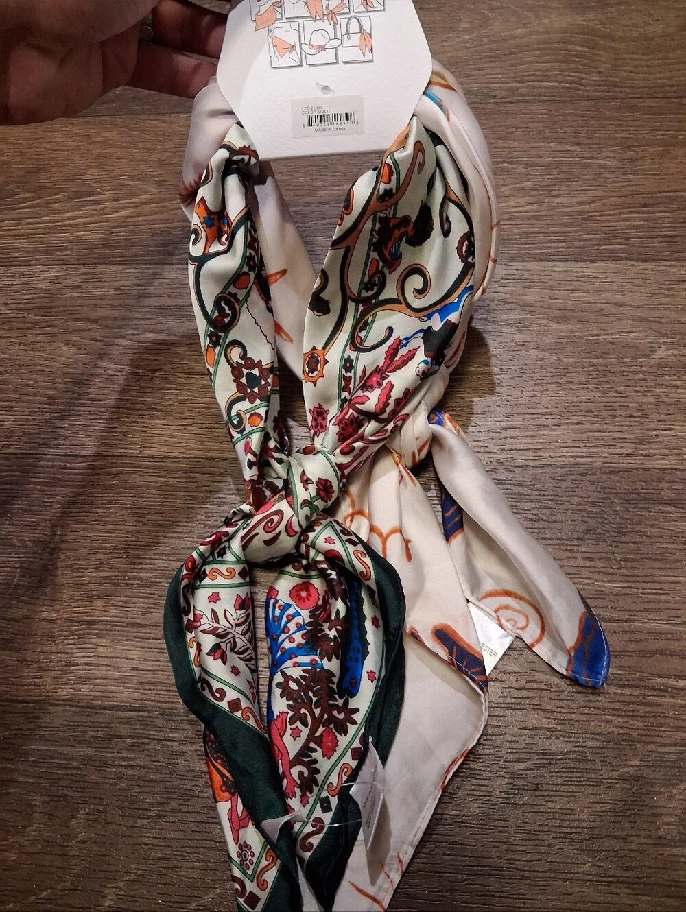 La Valentina Cream and Green Printed Scarf Set